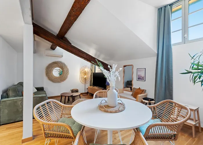 Nice Renting - 3 Massena - Chic Escape Luxury Duplex Place Massena