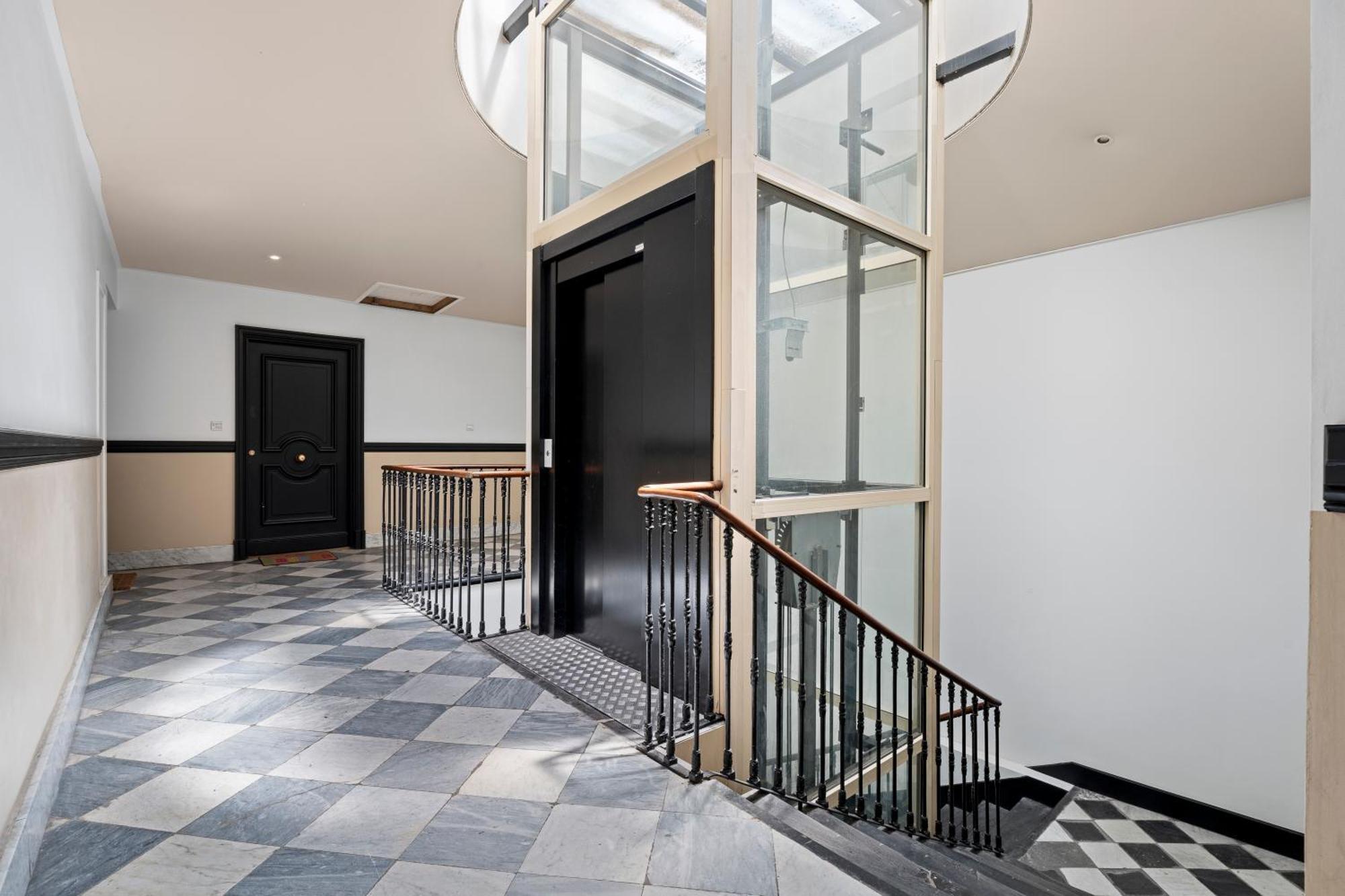 Apartment Renting - 3 Massena - Chic Escape Luxury Duplex Place Massena