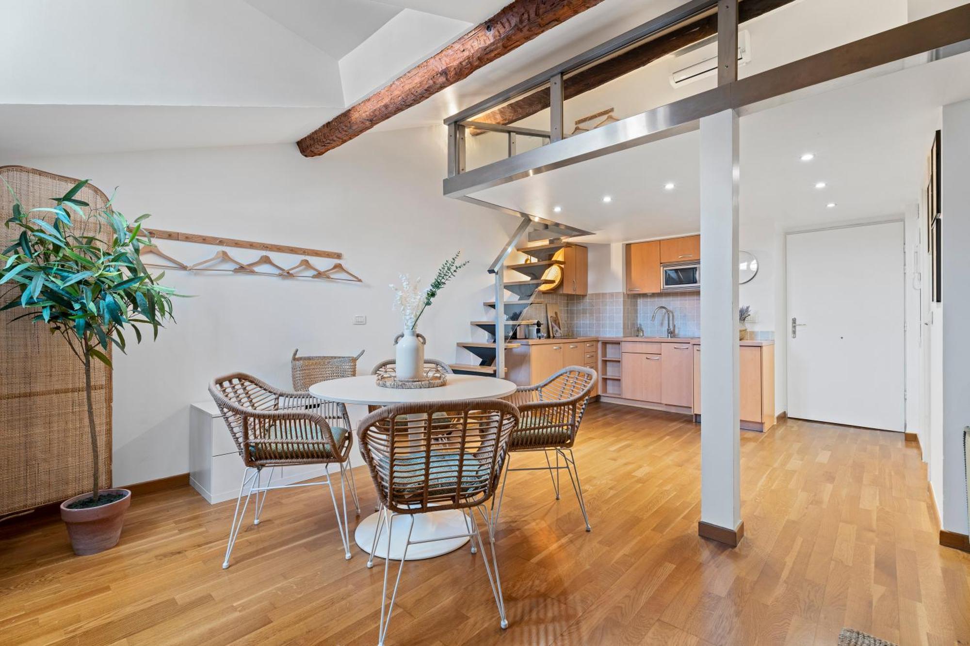 Renting - 3 Massena - Chic Escape Luxury Duplex Place Massena * Nice